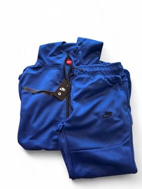 Nike Men’s Royal Blue Hoodie & Jogger Set